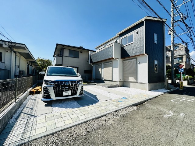 平塚市南原1丁目　敷地広々大型戸建ての外観