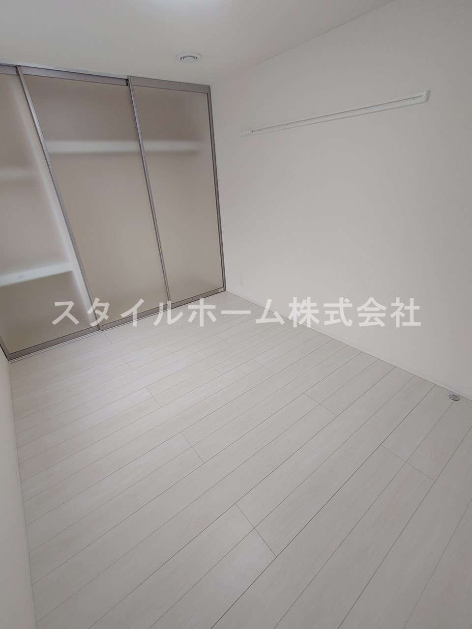 豊橋市小浜町のアパートの居間・リビング