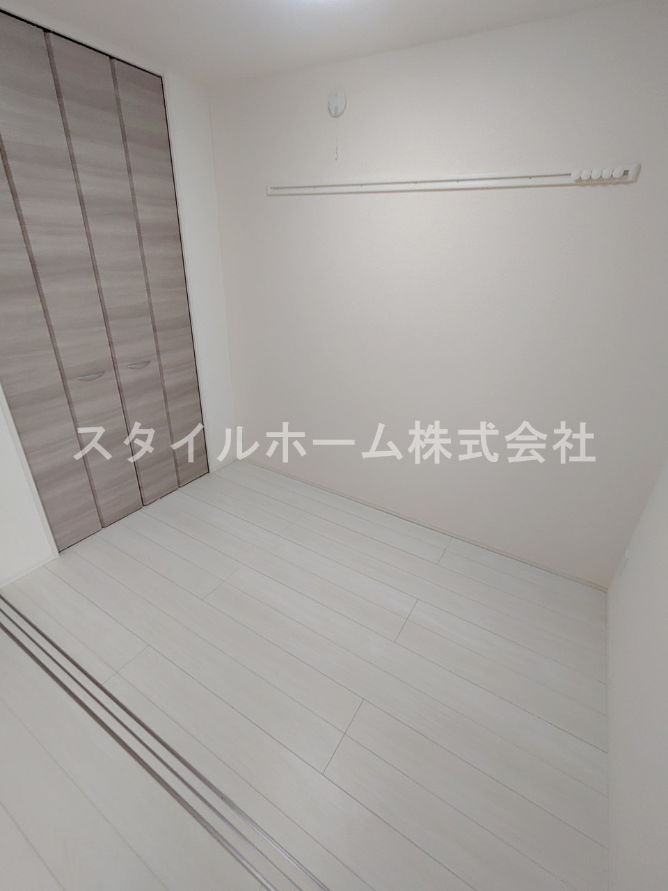 豊橋市小浜町のアパートの居間・リビング