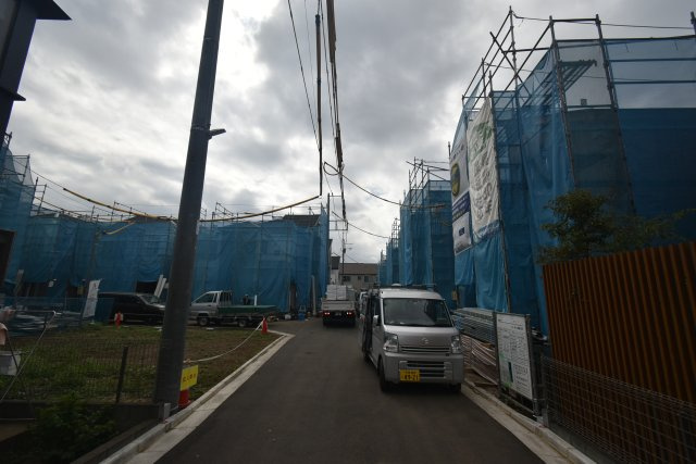 三鷹市牟礼3丁目の前面道路含む現地写真