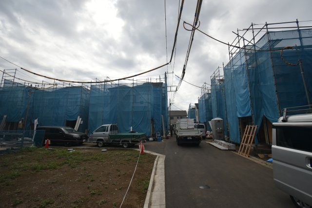 三鷹市牟礼3丁目の前面道路含む現地写真
