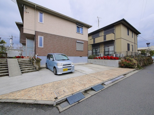 バリュージュCの駐車場|駐車場完備です
