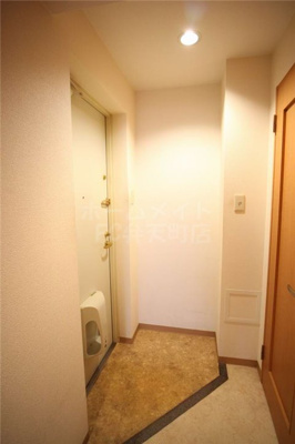 【玄関】 | ボンジュール西九条 | きれいな玄関です