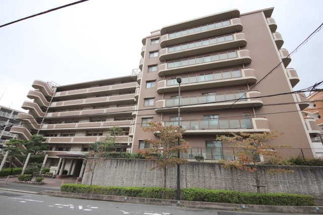 生駒東松ヶ丘アーバンコンフォートの外観