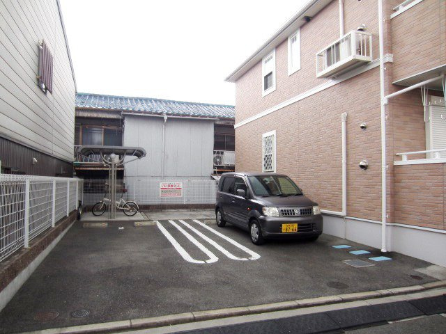 【駐車場】