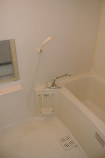 【浴室】 | フルーツバスケット | 落ち着いた空間のお風呂です