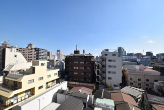 【展望】 | 眼前に広がる空の雄大さと、このお部屋の自慢の一つである「眺望」をご覧ください。毎日、この景色を独り占めできる新生活に夢が広がります。～即日のご見学可能～　お問合せはお気軽にどうぞ。