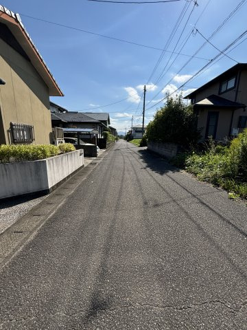 花山手東3丁目　売地の前面道路含む現地写真