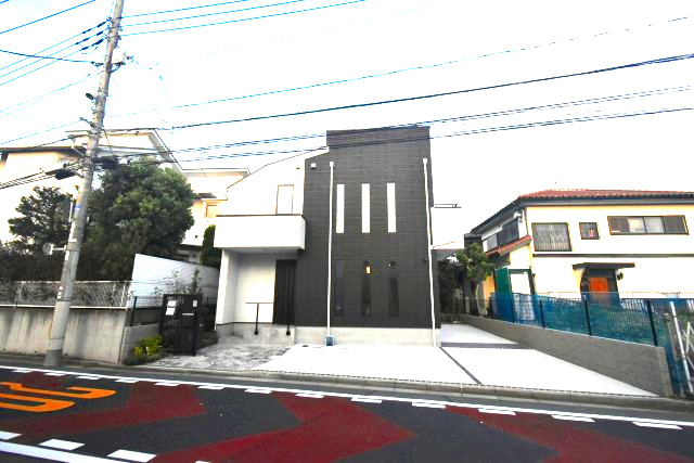 善福寺4丁目・新築戸建の前面道路含む現地写真