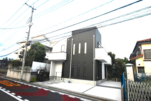 善福寺4丁目・新築戸建の前面道路含む現地写真