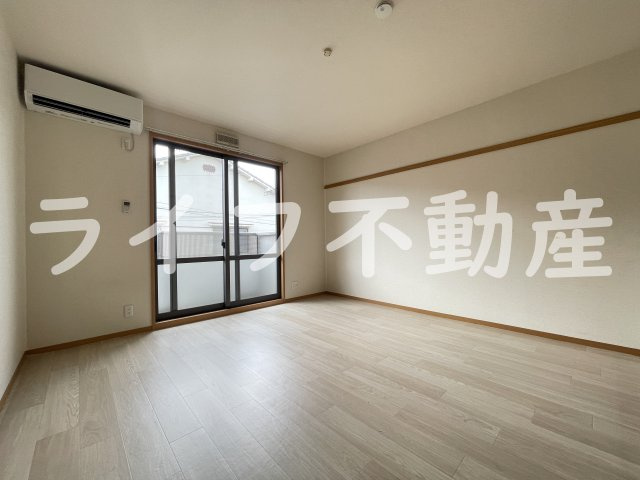 CalmMaisonの居間・リビング|こちらのリビングで趣味の時間をお楽しみください
