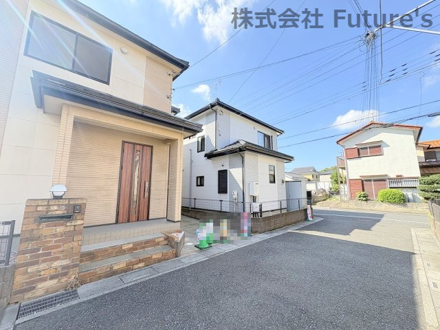 三郷市早稲田7丁目　中古戸建の前面道路含む現地写真|前面道路含む現地写真です。