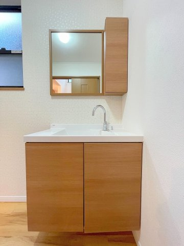 三郷市早稲田7丁目　中古戸建の独立洗面台|洗面化粧台新規交換済み