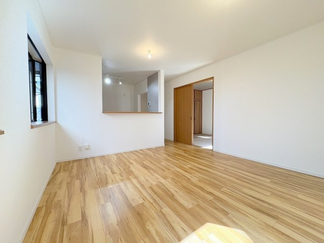 三郷市早稲田7丁目　中古戸建の洋室|リフォーム済みで室内大変キレイです