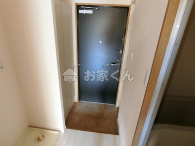 【玄関】 | シーサイドSKYハイツ | シューズボックス付玄関(写真は別のお部屋です)