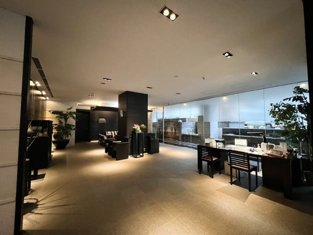 レグノグランデ一番町タワーのエントランス