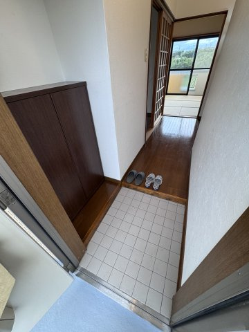 サンハイツ古城の玄関