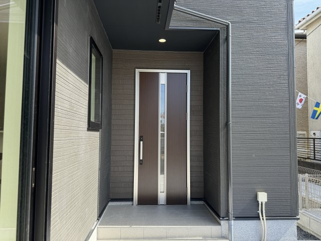 流山市平和台2丁目新築戸建【流山小学校：5分】のエントランス|エントランス・玄関ポーチ