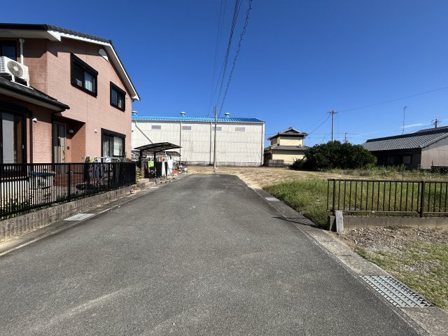 【前面道路含む現地写真】の画像