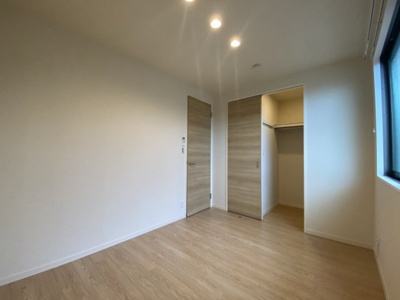 【寝室】 | ミレーニア東山田【SHM】 | 玄関側洋室もウォークインクローゼット完備