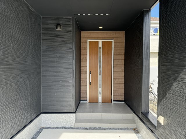 流山市平和台2丁目新築戸建【流山小学校：5分】のエントランス|エントランス・玄関ポーチ