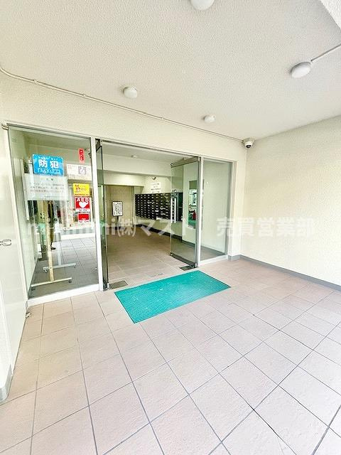 阿波座第2セントラルハイツのエントランス