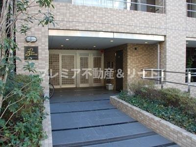 【エントランス】 | パレスサイドステージホームズ麹町 | 落ち着いたエントランスです