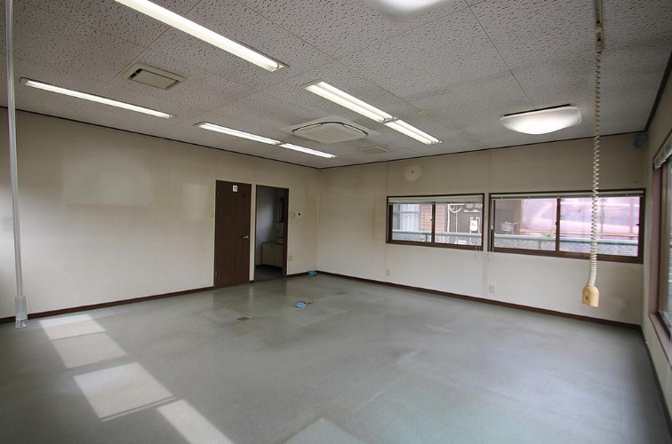 草津市木川町の倉庫の内装|内装も気になるポイント