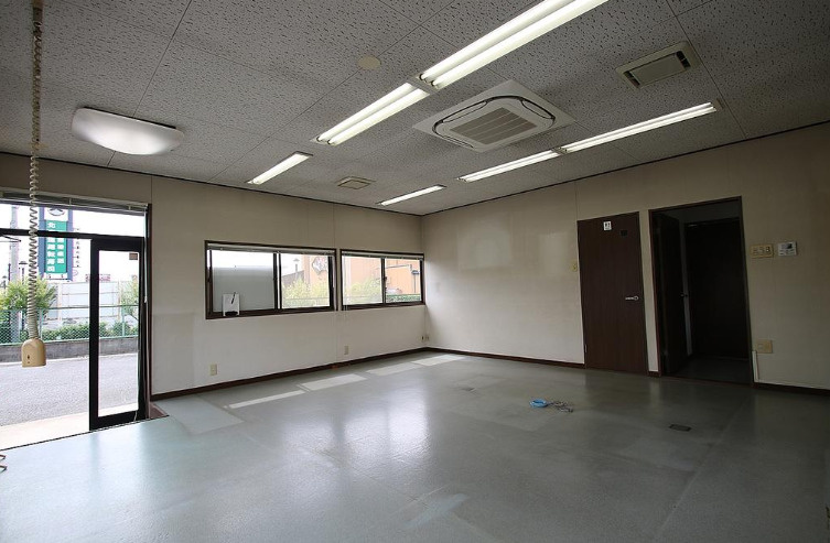 草津市木川町の倉庫の内装|室内です