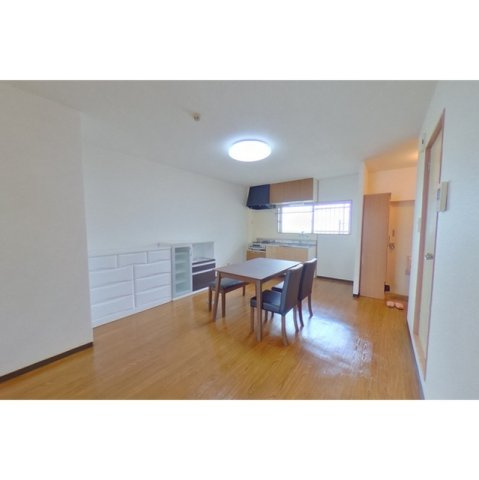 サンロード戸﨑の居間・リビング