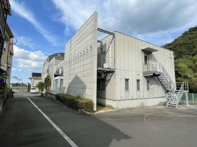 砥部町寄宿舎跡の外観