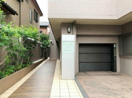 【エントランス】