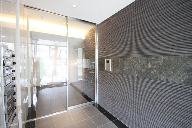 【エントランス】