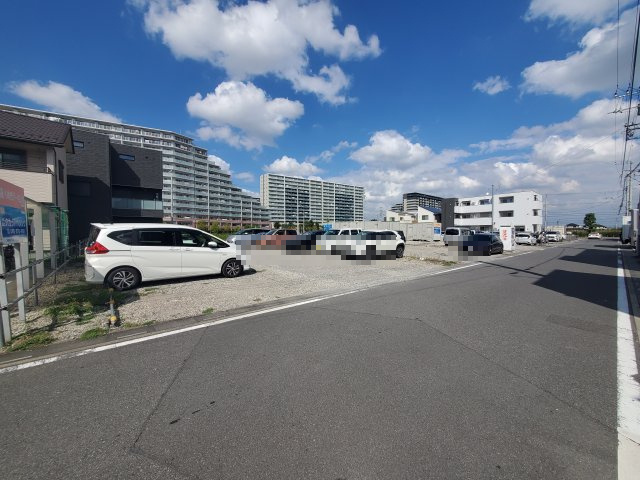 ヴェルデ美園の駐車場