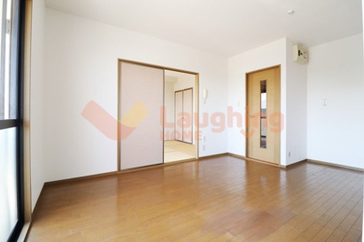 【居間・リビング】 | シャンポール | こちらの居間で趣味の時間をお楽しみください