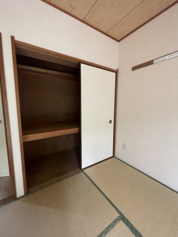 昭島市美堀町２丁目の賃貸マンションの収納