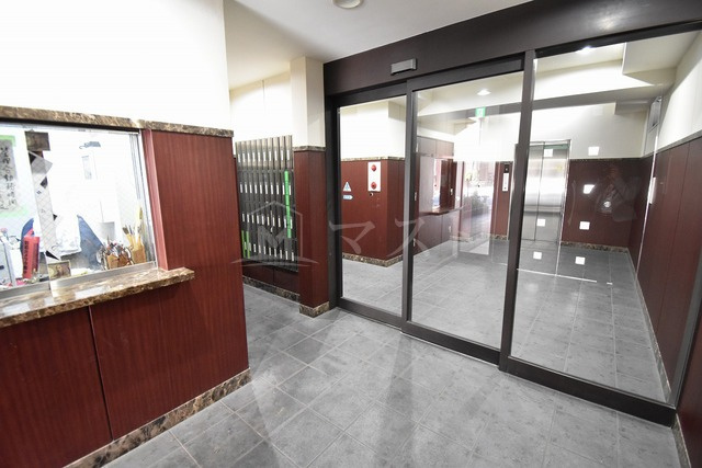 グランド上町のロビー