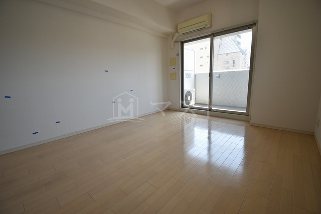 グランド上町の居間・リビング