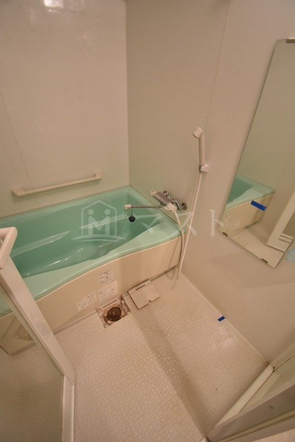 グランド上町の浴室