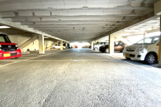 【駐車場】 | 【駐車場】マンション敷地内に駐車場があります《月額：8000円～9000円》※駐車場等の空き状況は都度要確認