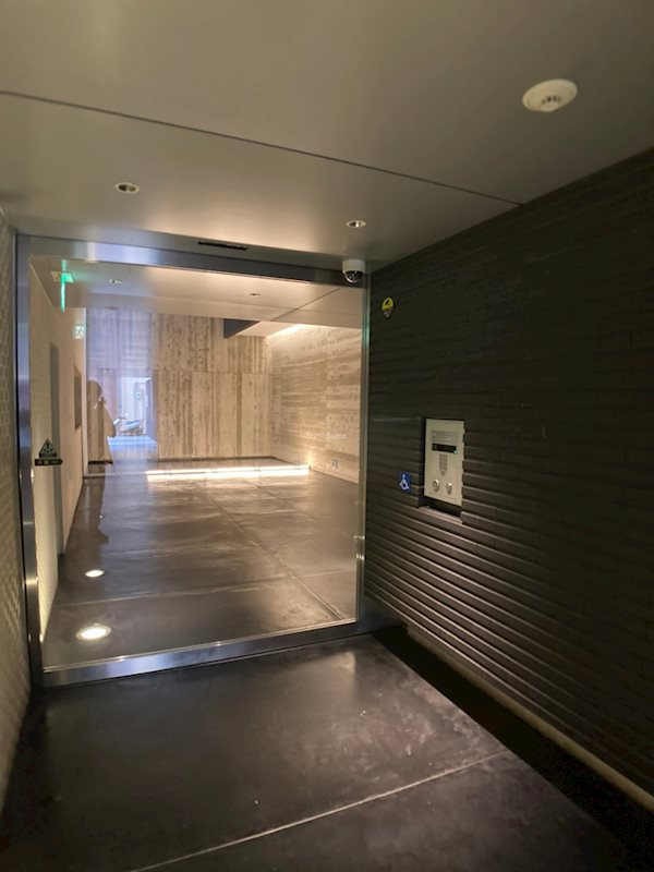 大阪市西区南堀江４丁目の賃貸マンションの外観