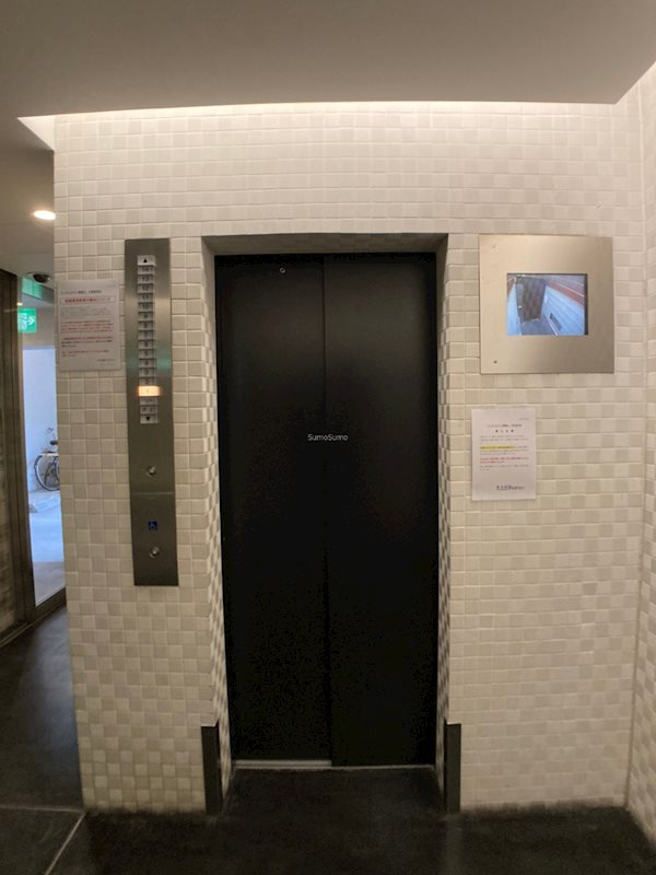 大阪市西区南堀江４丁目の賃貸マンションの外観