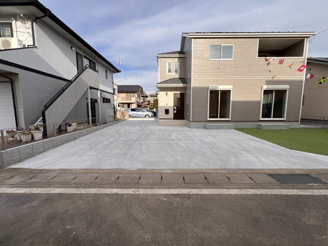 新築　高崎市井野町5期　Heartful　Town　1号棟の駐車場|現地写真　駐車スペースは並列2台+1台分可能です！
