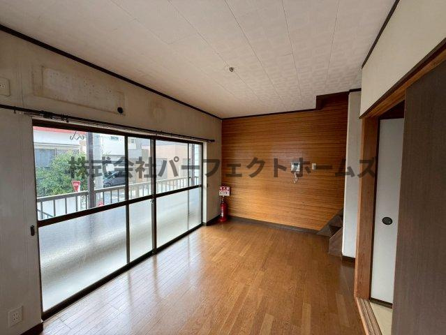 長尾家具町4丁目戸建　賃貸の居間・リビング|ゆったり過ごせる居間です