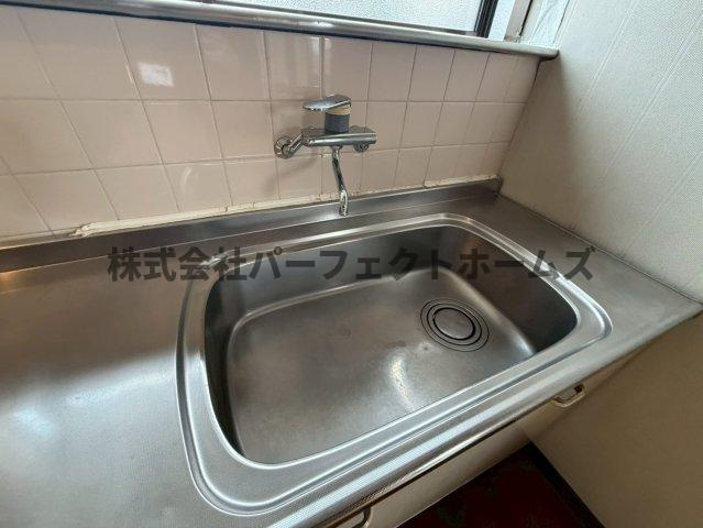 長尾家具町4丁目戸建　賃貸のキッチン|コンパクトなキッチンで掃除もラクラク