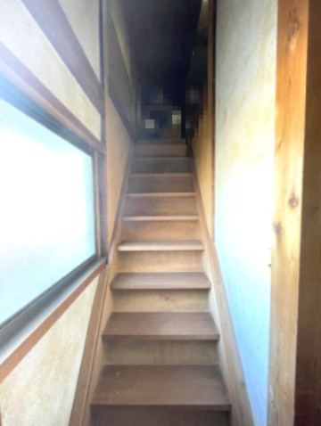 高島市マキノ町知内中古戸建のその他|階段