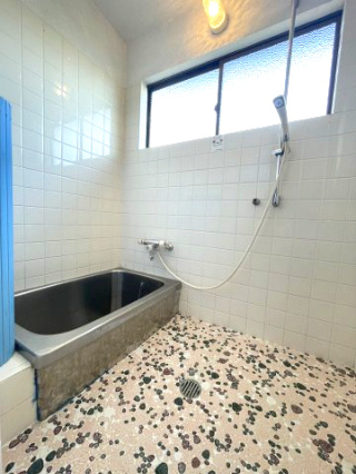 高島市マキノ町知内中古戸建の浴室