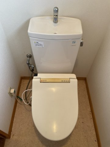 高島市マキノ町知内中古戸建のトイレ