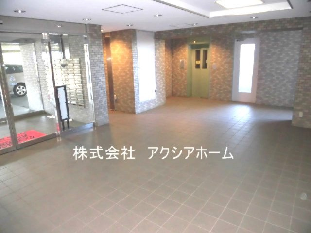 ライオンズマンション入間のエントランス