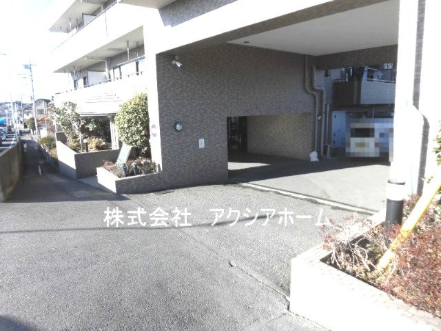 ライオンズマンション入間の駐車場